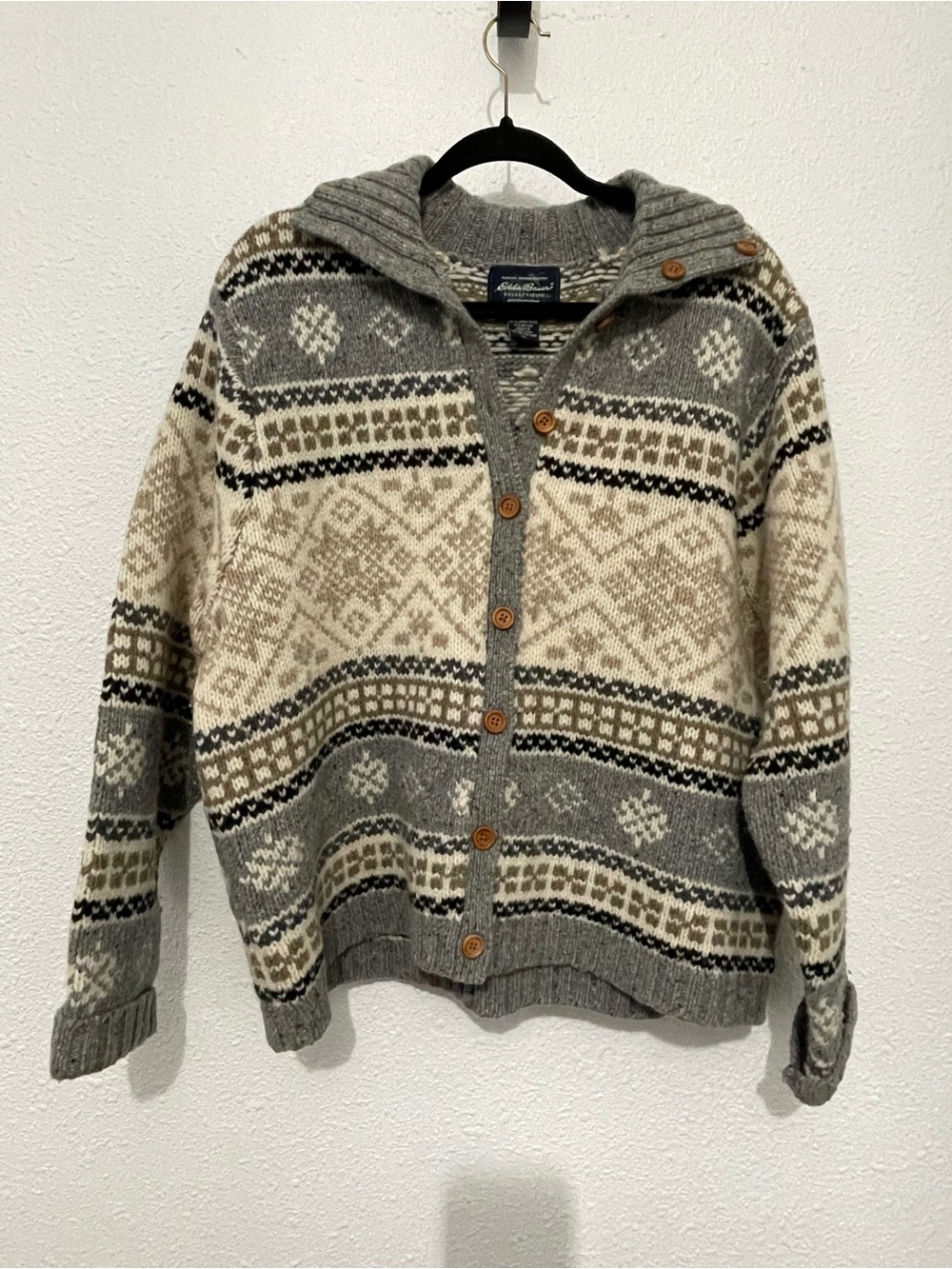 Eddie Bauer Collectibles Lambs Wool Cardigan Sweater Size XL with wood buttons